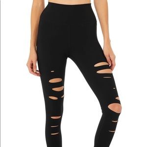ALO YOGA high-waisted ripped warrior legging - black size M